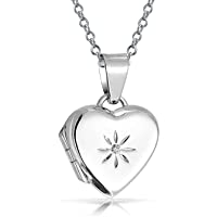Bling Jewelry Medallón Relicario Grabado Estilo Corazon De Pequeño Acentos De Zc Simulado Collar Que Contiene Fotos para…